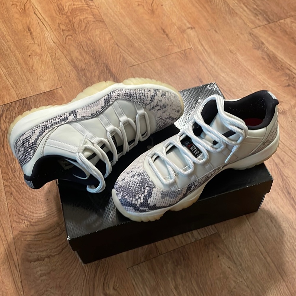 Jordan 11 Low Retros Light Bone Colorway